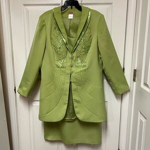 Midnight Velvet Elegant Green Women's Jacket & Skirt Suit